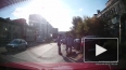 Видео: в Омске пятеро пьяных мужчин жестоко избили ...