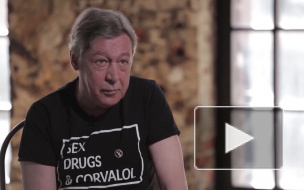 Пьяного актера Михаила Ефремова не пустили на самолет в Пулково 