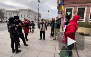 На Малой Садовой одиночными пикетами поддержали крымских татар
