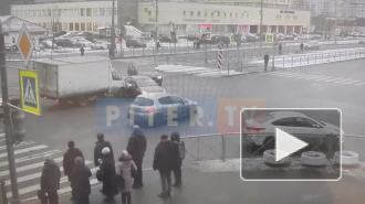 В Калининском районе "Газель" выбила "страйк" из двух легковушек и сбила знак