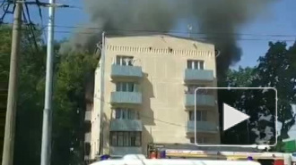 В Москве горит жилой дом
