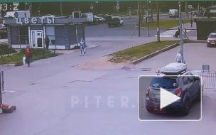 Момент ДТП с перевернувшимся авто на улице Репищева попал на видео
