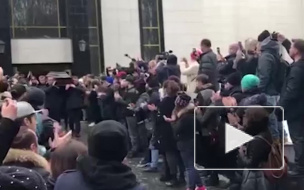 Поклонники проводили Децла в последний путь аплодисментами 