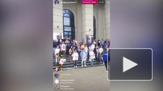 Сотрудники Белгосфилармонии вышли на забастовку и спели