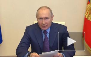 Путин призвал избавить врачей и соцработников от бумажной волокиты