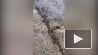 В Тбилиси опасаются схода грандиозного оползня в одном из жилых микрорайонов