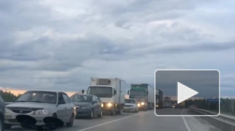 Движение на трассе Тюмень – Ханты-Мансийск закрыли на два дня, пострадали хоккеисты