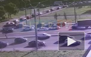 Появилось видео момента аварии у моста Александра Невского