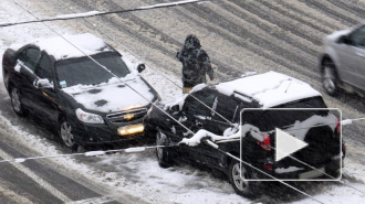 День жестянщика в Петербурге: почти тысяча ДТП из-за снегопада