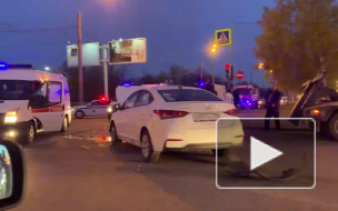 Два автомобиля столкнулись на пересечении Луначарского и Светлановского