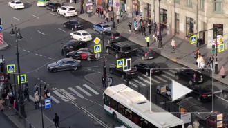 В пятницу вечером на перекрестке Лиговского и Кузнечного столкнулись две иномарки 