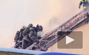 Глубокой ночью пожарные тушили огонь в магазине на Московском проспекте