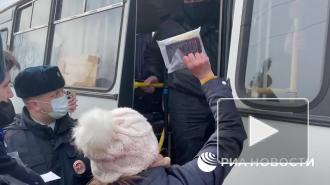 Полиция начала задержания у колонии, где сидит Навальный