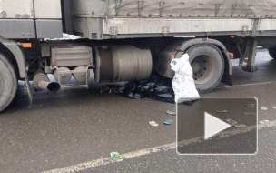В сети появилось жуткое видео из Кирова с моментом наезда фуры на пешехода 