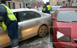 Пьяный водитель смял пять припаркованных автомобилей на Верейской