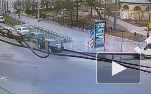 Авария на перекрестке Херсонской и Бакунина попала на видео