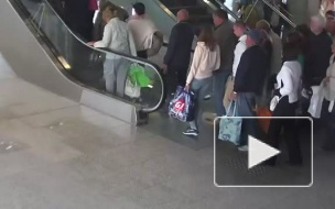 Завели уголовное дело из-за травмы женщины, полученной на "взбесившемся эскалаторе"