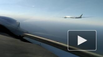 Россия опубликовала видео перехвата приближавшегося к ее границам самолета США