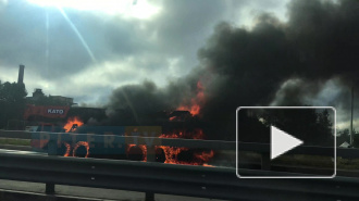 Видео: на ЗСД полностью сгорел автокран "КАТО"
