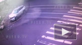 Момент ДТП с мусоровозом в Красногвардейском районе попал на видео