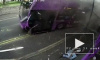 Чудесное видео из Англии: Мужчину сбил автобус, он встал и пошел в паб пить пиво