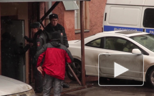 У курьера в Кировском районе отобрали почти три миллиона рублей