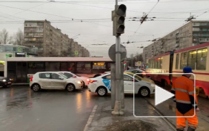 В Петербурге сломался светофор: аварийные службы регулируют движение