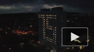 На здании в Нью-Йорке зажгли число 75 в честь Дня Победы