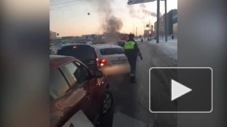 Видео: на Стародеревенской полыхает Volkswagen