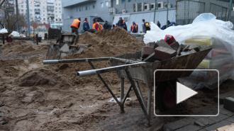 Общественники: исчезающую плитку у метро "Приморская" уложили еще и на частной территории