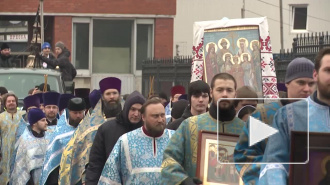 На молодежный Крестный ход в Петербурге собрались верующие в возрасте