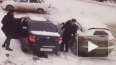 Страшное давление на видео: мужчину зажало между двух ав...