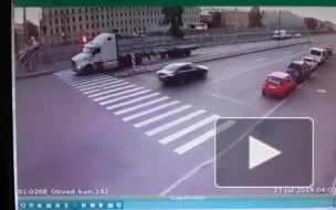 Уголовное дело водителя такси без прав дошло до суда. В ДТП на Обводном в его машине погибли двое