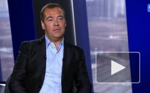 Медведев рассказал, почему не пользуется видеозвонками