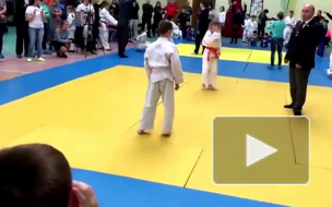 В Новгороде мать избила сына на турнире по дзюдо (видео)