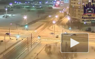 Видео: Mercedes на скорости влетел в Hyundai в Красноярске