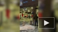В Москве на парковке ТЦ "Авиапарк" сняли на видео ...