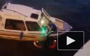 Опубликовано видео спасения африканского 35-летнего студента из Москва реки