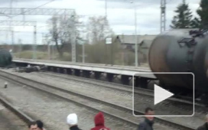 На станции Войсковицы водитель пустил под откос поезд