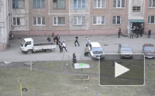 В Кузбассе произошла массовая драка во дворе общежития: уличные бойцы показали свои способности