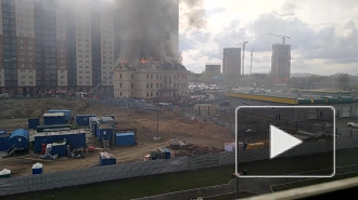 В Красноярске горела крыша здания
