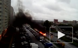 Появилось видео сгоревшего автобуса на Кубинской улице