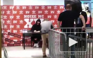 Автограф-сессия Noize MC собрала огромную очередь в "Галерее"