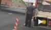 В Петербурге на КАД водители грузовиков устроили драку