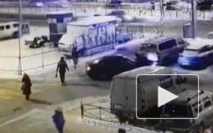 В Петербурге задержали мужчину, прокатившего на капоте полицейского