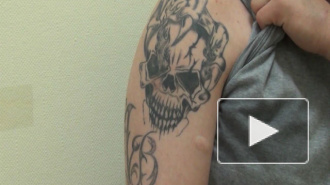 Мужчина со страшной татуировкой ударил жертву ножом в сердце, а затем придушил
