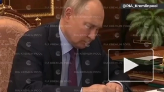 Путин подписал открытки с рисунками орловских детей для бойцов спецоперации