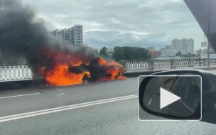 Появилось видео горящей BMW на Октябрьской набережной