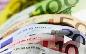 Официальный курс доллара снова подрос, евро упал. Чем ограничено ослабление рубля