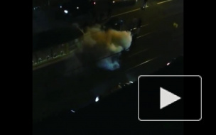 На Среднеохтинском трамвай вспыхнул после столкновения со свадебным кортежем